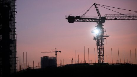 Строителството в България се възстановява през юли сред три поредни месеца на спад