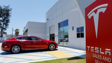 Tesla излезе на тримесечна печалба за трети път в историята си
