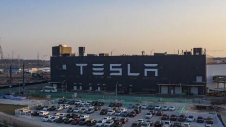 Анализатори очакват Tesla да прекъсне възходящата серия при доставките