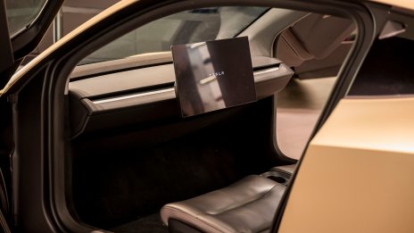 Мъск: Роботаксито на Tesla тръгва по улиците на 22 юни