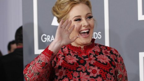 Адел продаде 2,3 млн. копия от албума си за три дни