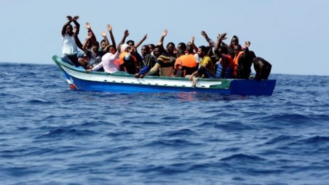 Премиерът на Малта: Никога няма да бъдем мигрантски център в Средиземно море