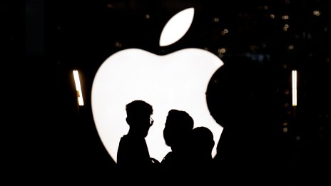 Apple променя приоритетите си и съкращава кадри
