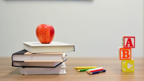 Делът на учителите над 50 години в България задминава средния за ЕС