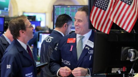 Dow Jones скочи с над 200 пункта
