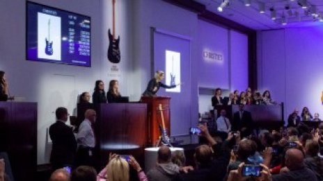 Китари на Дейвид Гилмор бяха продадени за рекордните 21,5 млн. долара