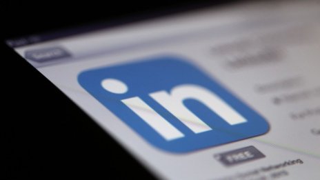 Microsoft спира LinkedIn в Китай