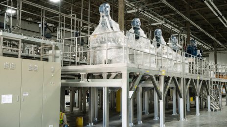 Промишленото производство в САЩ се възстановява след спада заради урагана „Берил“