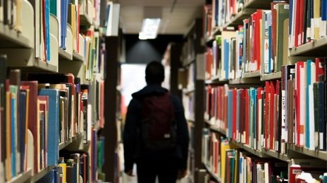 Дават по 15 хил. лева за всяка защитена специалност