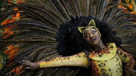 Карнавалните веселия в Бразилия започнаха