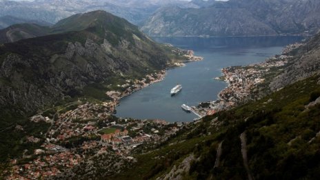 Новият член на НАТО Черна гора рискува отношенията си с Русия