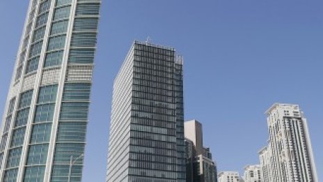 Персийските строителни компании загърбват конкуренцията, за да преодолеят спада