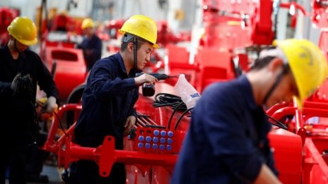 Фабричното производство в Китай спада до най-ниското си ниво от 2004 г.