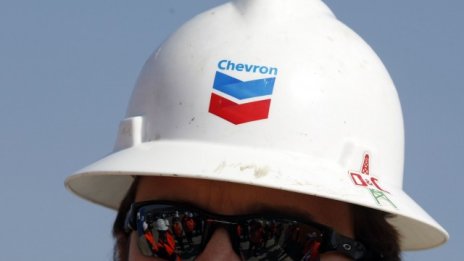 Chevron съкращава поне 6 хил. работни места заради срива на петрола