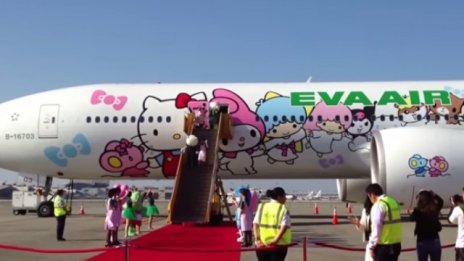 Тайванска авиолиния пуска тематични самолети с Хелоу Кити