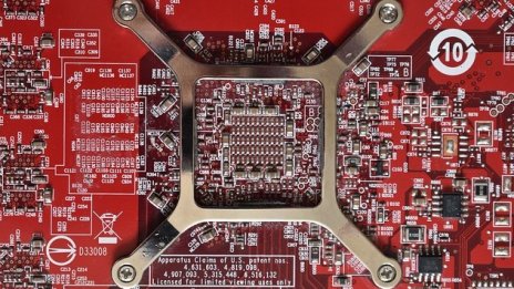 Япония също се включва в спасяването на индустрията на полупроводниците