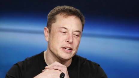 Доуджкойнът отстъпи от рекордната си стойност след коментар на Мъск