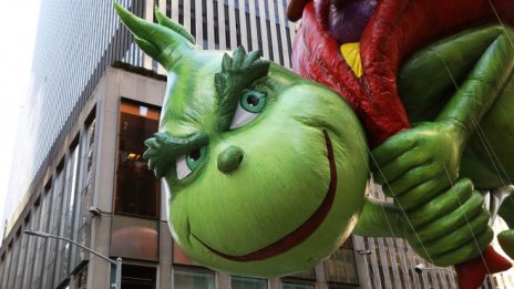 „Гринч“ продължава да води боксофиса у нас