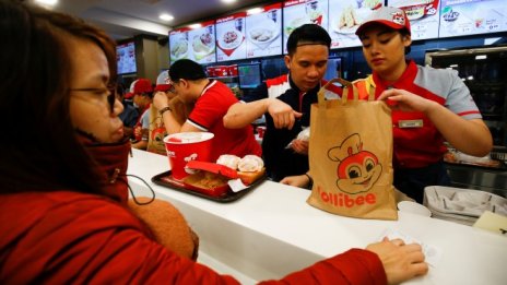 Британският сектор на услугите изненадващо забави растеж до 2-годишно дъно