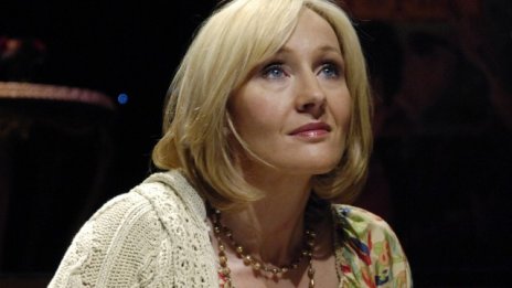 Продават на търг стол на авторката на "Хари Потър" Джоан Роулинг