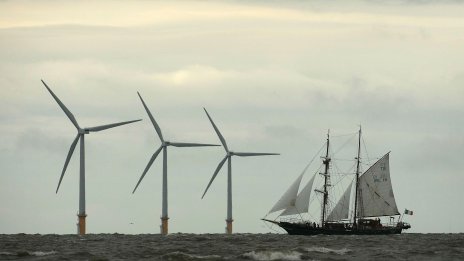 Офшорният вятър се сблъсква с една изгубена година във Великобритания