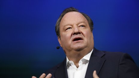 Paramount сменя изпълнителния си директор с трима лидери