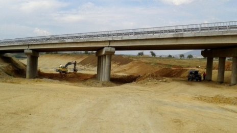 Фирма за продажба на коли спря поръчката за изграждане на ГКПП Рудозем – Ксанти