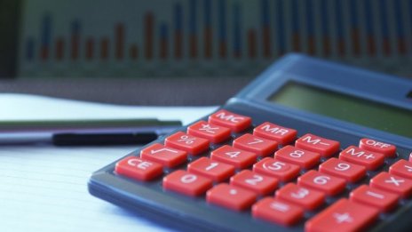 "Ейч Ар Кепитъл" дава малък дивидент и увеличава капитала си