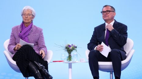 Функционерите на ЕЦБ гледат отвъд инфлацията към по-големите заплахи за Европа