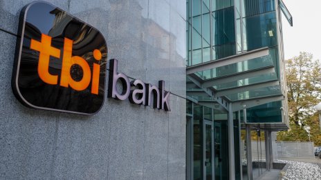 Moody's промени рейтинговата перспектива на tbi bank на „положителна“