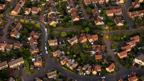 Цените на британските жилища достигнаха деветмесечен връх