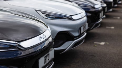 Продажбите на китайската BYD продължават да засенчват тези на Tesla