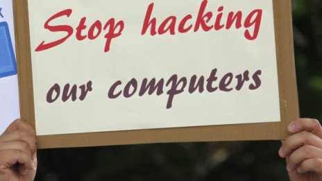 Американската агенция за сигурност е събрала 250 млн. адресни книги за година