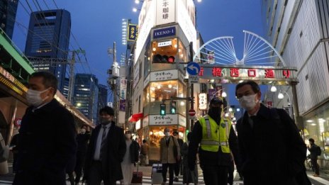 Продажбите на дребно в Япония се свиха за пръв път от пет месеца