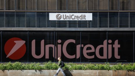 UniCredit повишава плащанията към акционерите и перспективите за печалба
