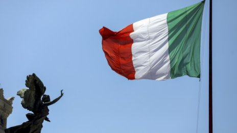 Италианският премиер успя да отбие атаките на опозицията на местните избори