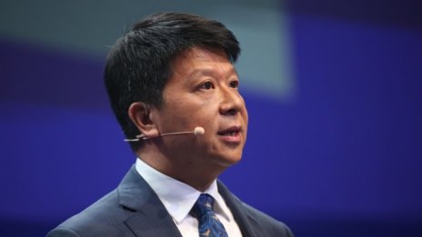Huawei: Веригата ни на доставки беше атакувана