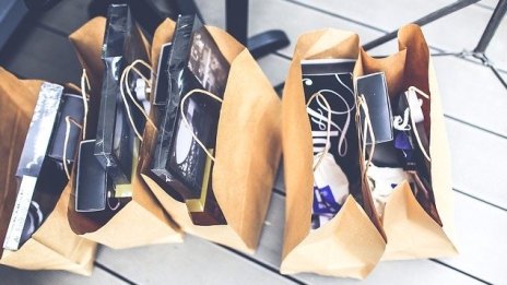 Пандемията увеличава разделението между традиционната и онлайн търговията