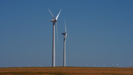 Google прави най-мащабната си инвестиция във възобновяема енергия