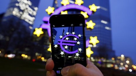 ЕЦБ: Икономическият растеж в еврозоната може да се забави