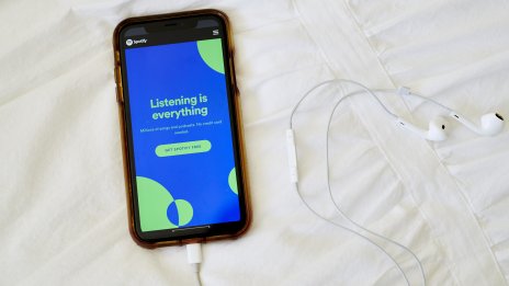 Едва 5% от българите използват музикални стрийминг платформи