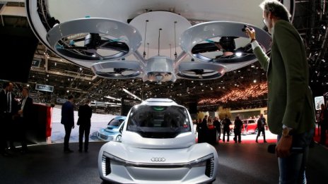 Porsche: Технологията за летящо такси ще е готова до десет години