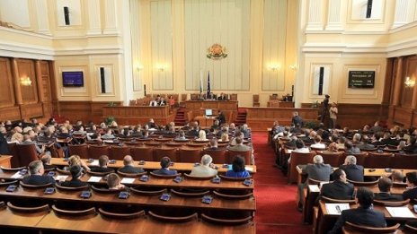 Антикорупционният закон мина на първо четене в парламента