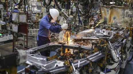 Toyota инвестира над 600 млн. долара в електрическата мобилност в Индия