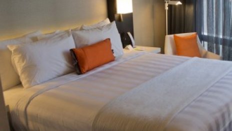 Гостите на хотели в САЩ се завърнаха, но част от служителите ги няма