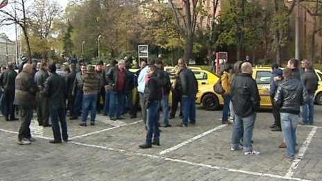 Чобанов: Патентен данък за такситата не е на дневен ред