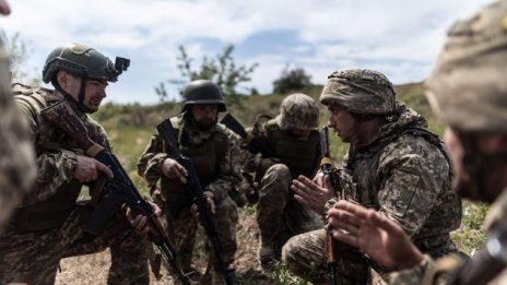 Украйна е поискала от съюзниците си да изпратят военни инструктори на място