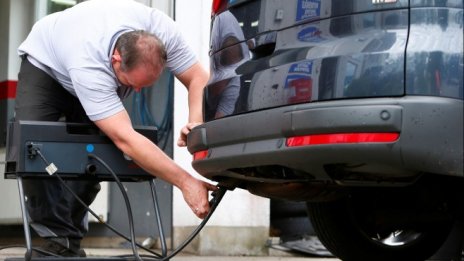 Германската автомобилна индустрия е заплашена от кална война