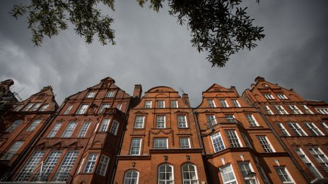 Цените на жилищата във Великобритания записаха най-големия си спад от финансовата криза