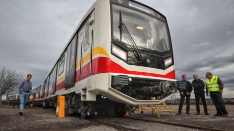 Първият от новите чешки метровлакове пристигна в София